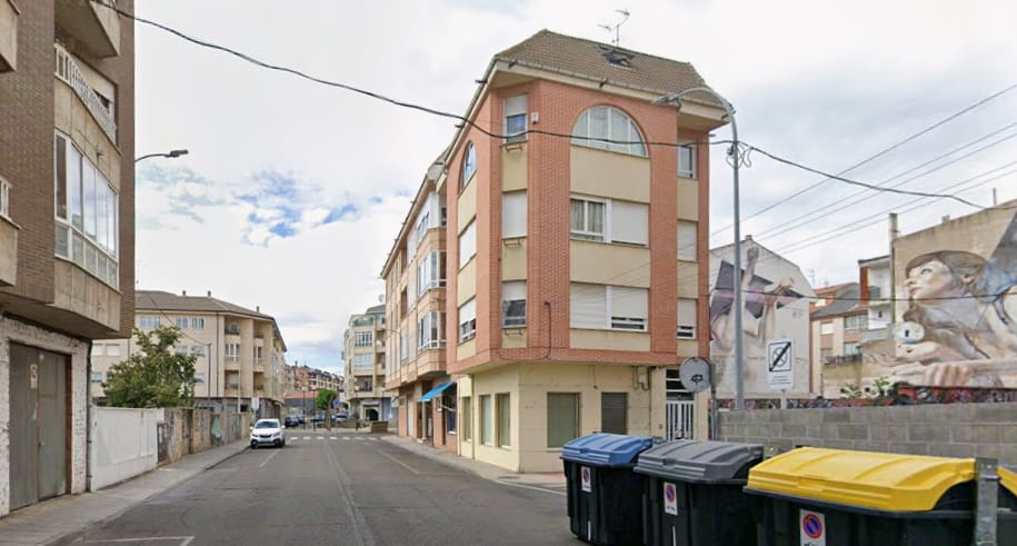 Vista de la calle Tejadillo de La Bañeza que será renovada. | L.N.C.