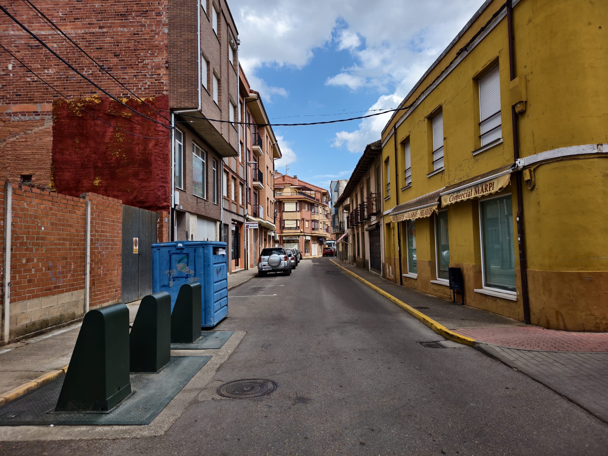 Calle Benito León de Santa María del Páramo que será adoquinada. | A. RODRÍGUEZ