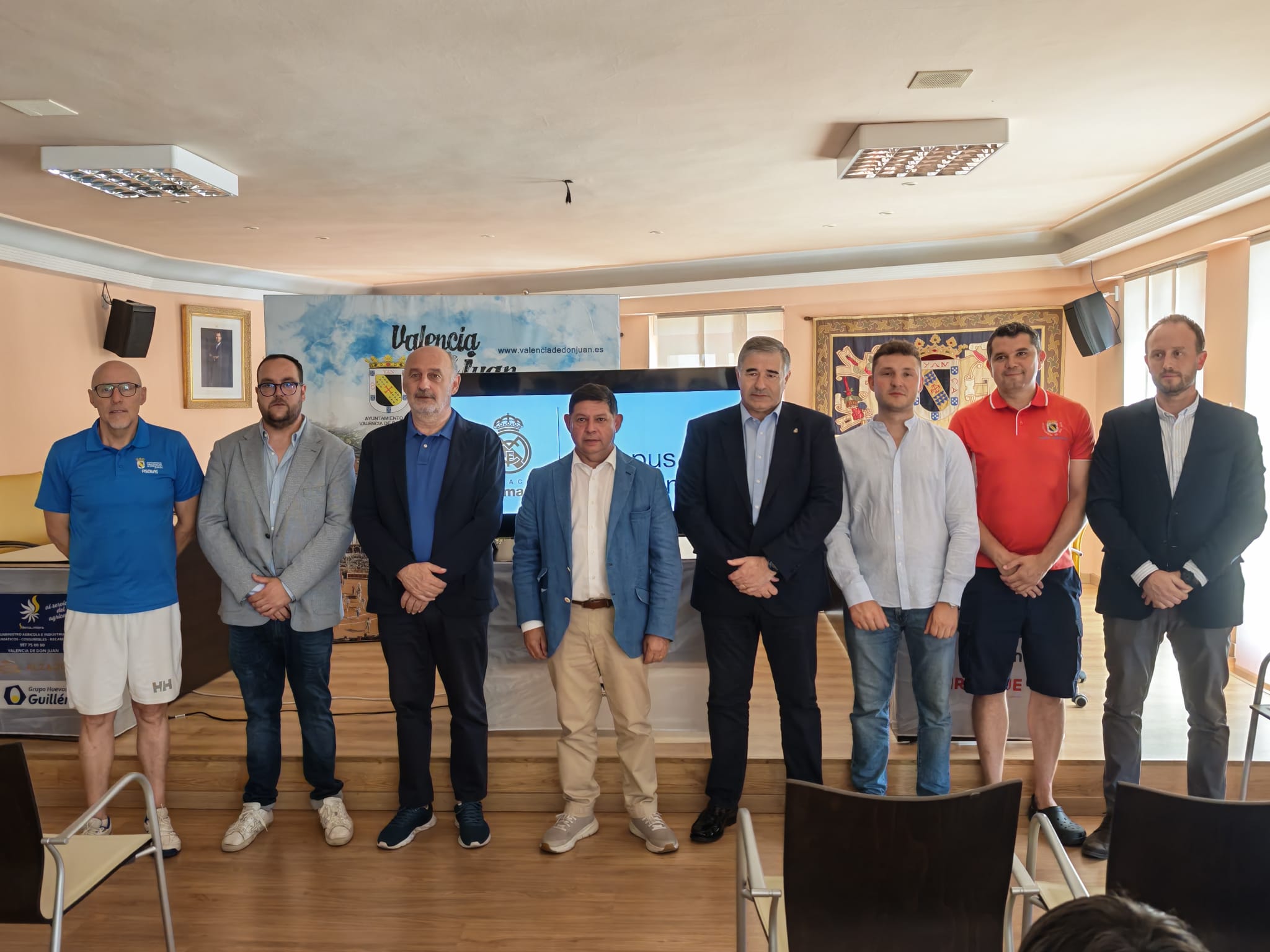 Presentación del campus este jueves en el Ayuntamiento de Valencia de Don Juan. | L.N.C.