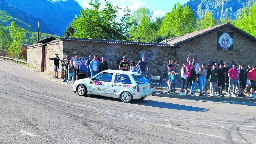 Uno de los momentos del XXVIII Rallye de León en sus ediciones pasadas y que regresa este fin de semana a la capital leonesa. DAVID RODRÍGUEZ