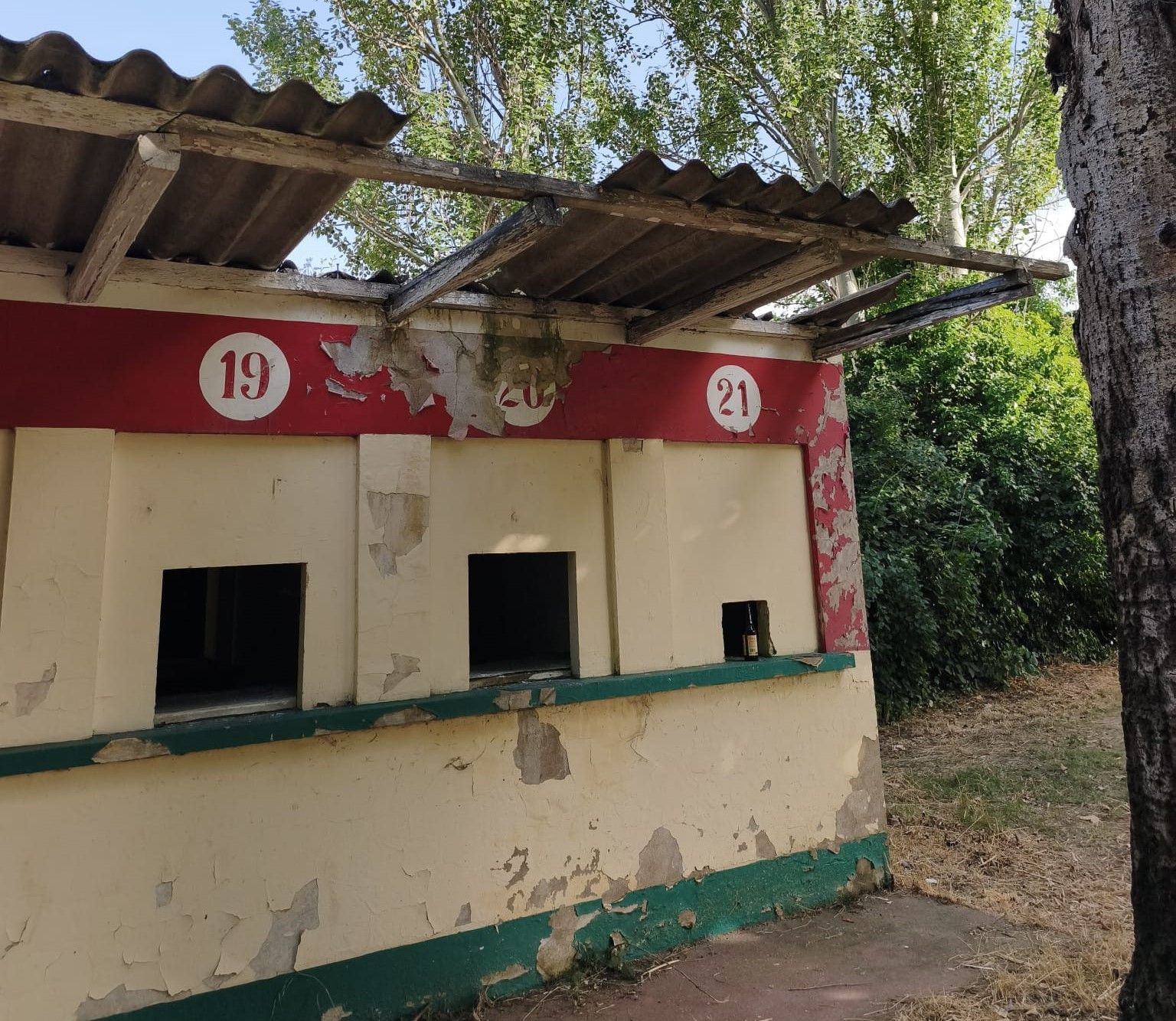 Deterioro en las instalaciones del Hípico de León | L.N.C.