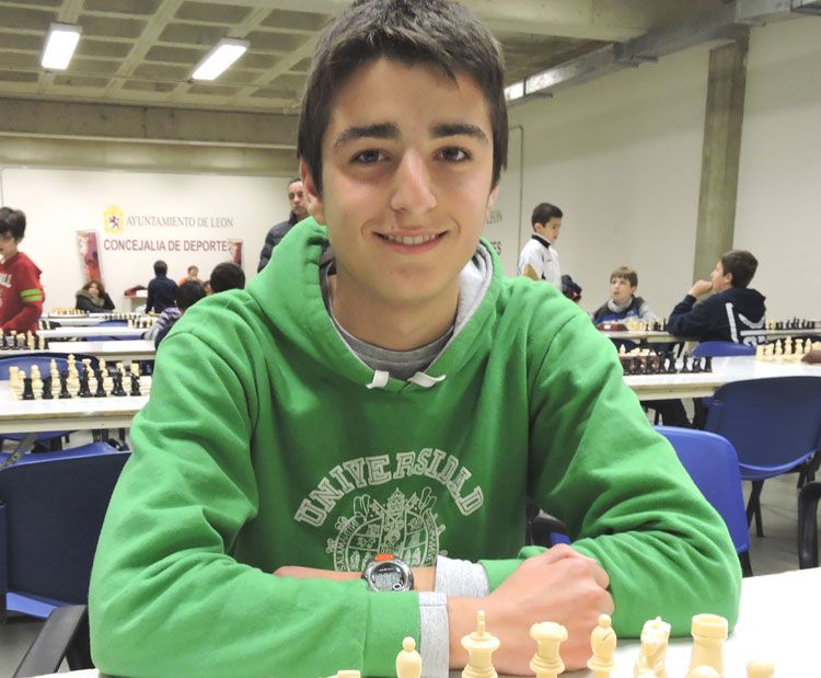 Álvaro Vallinas se llevó un apretado triunfo en infantiles.