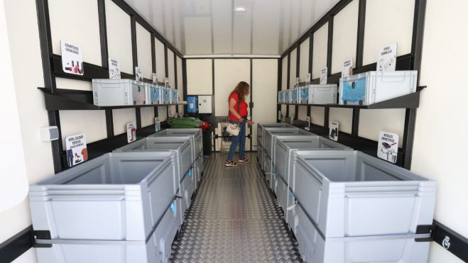 Interior de unos de los puntos limpios móviles con los que contará León, San Andrés y Valverde de la Virgen