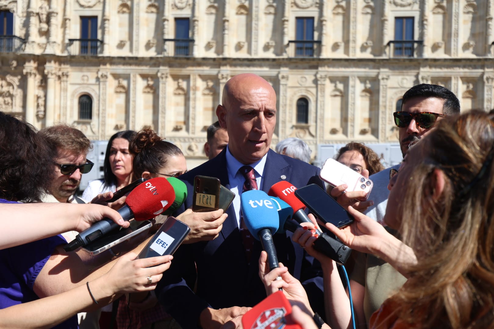 Un instante de la intervención del alcalde de León, José Antonio Diez. | FERNANDO OTERO