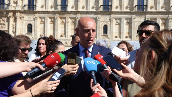 Un instante de la interevención del alcalde de León, José Antonio Diez 