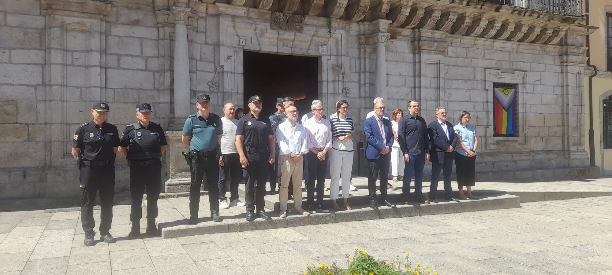 Minuto de silencio por el pueblo de Venezuela en Ponferrada. | MAR IGLESIAS