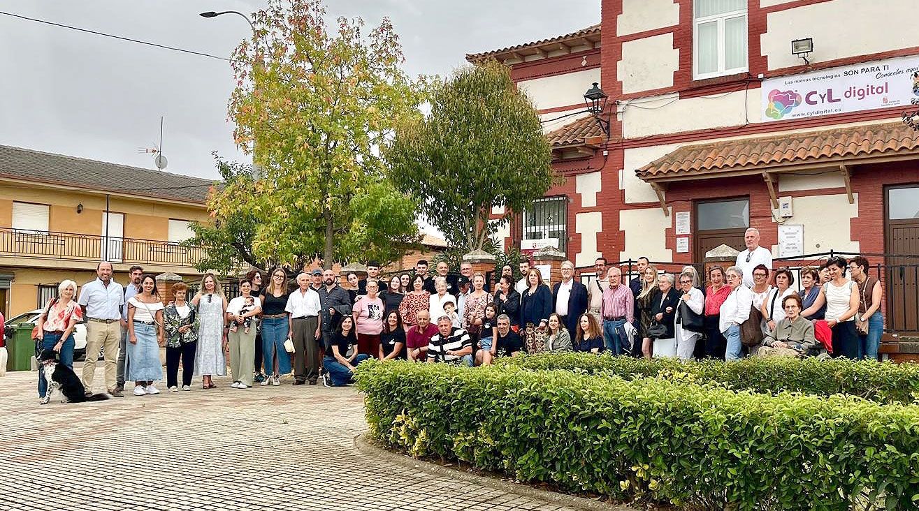 Los participantes de una edición anterior del Certamen 'Entre adobes y tapiales'. | CON V DE VILLAFER