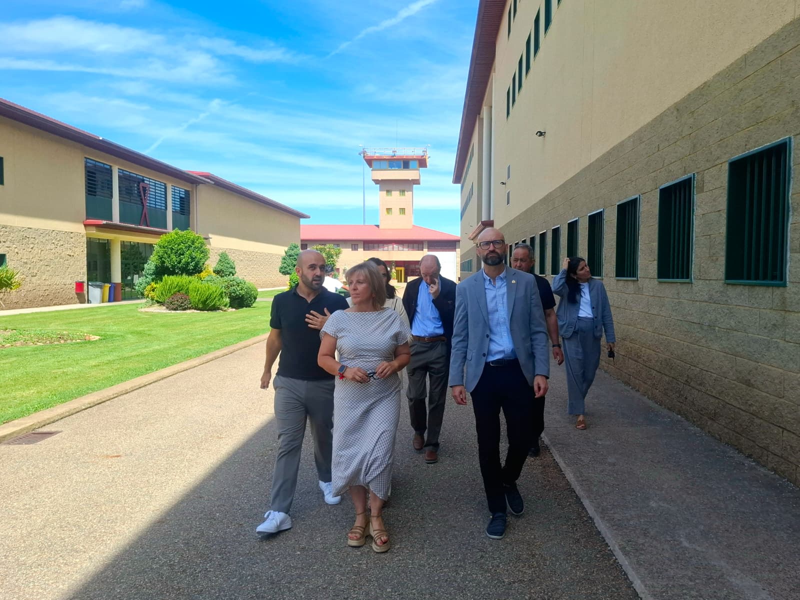 El subdelegado del Gobierno visitó la prisión de Mansilla.
