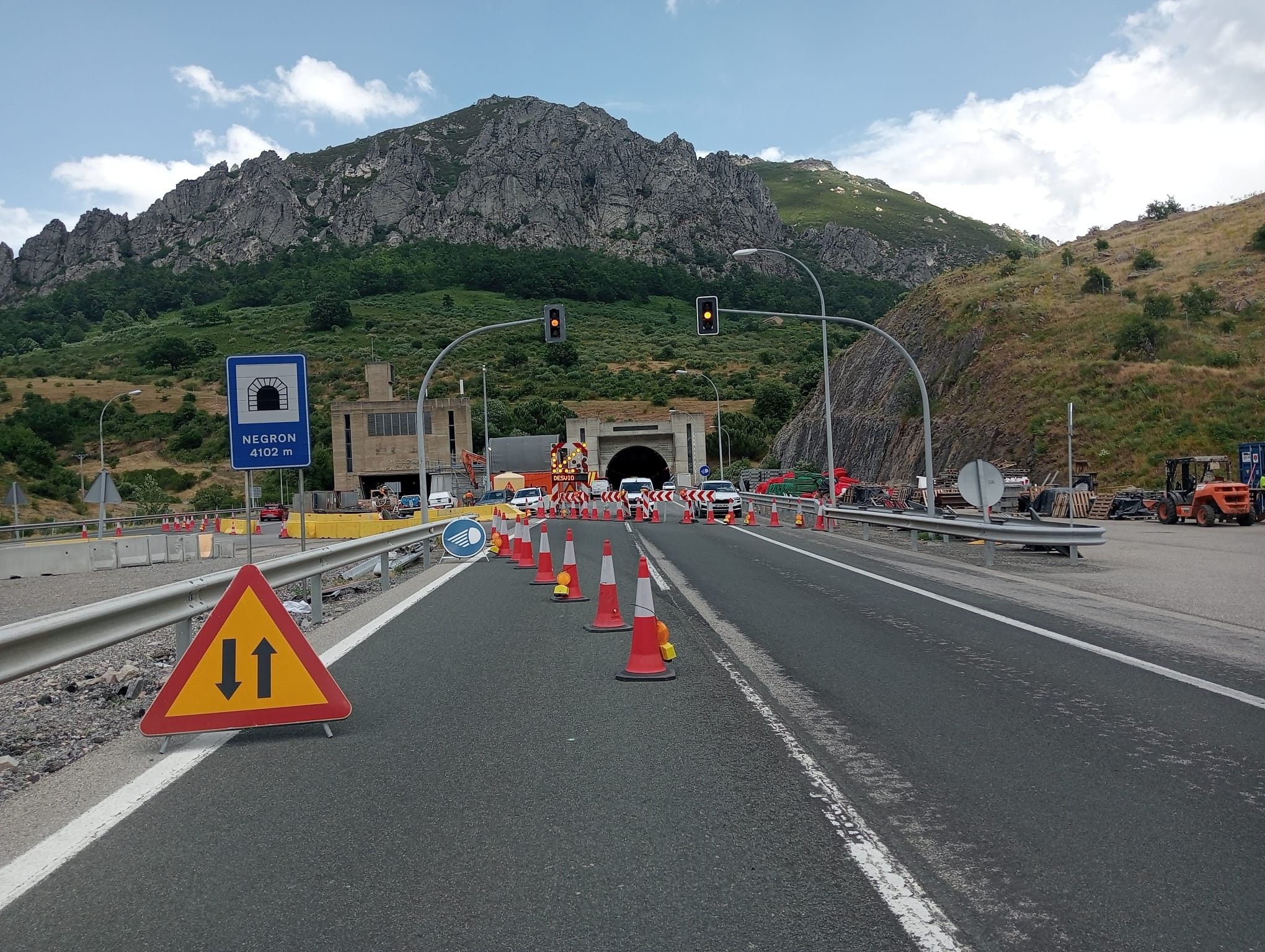 El tráfico en el Negrón quedará limitado a un carril por sentido hasta noviembre.
