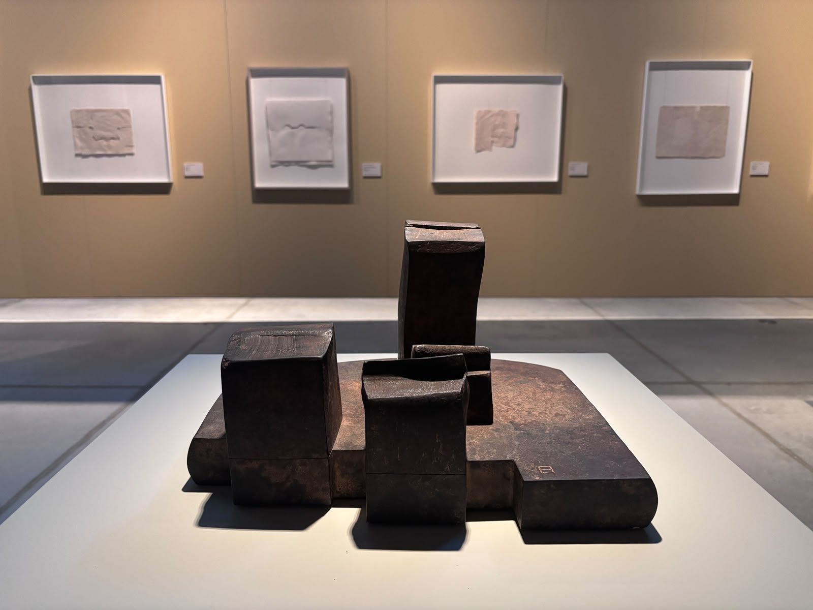 Una de las obras de Chillida que expone La Térmica Cultural. | JAVIER FERNÁNDEZ