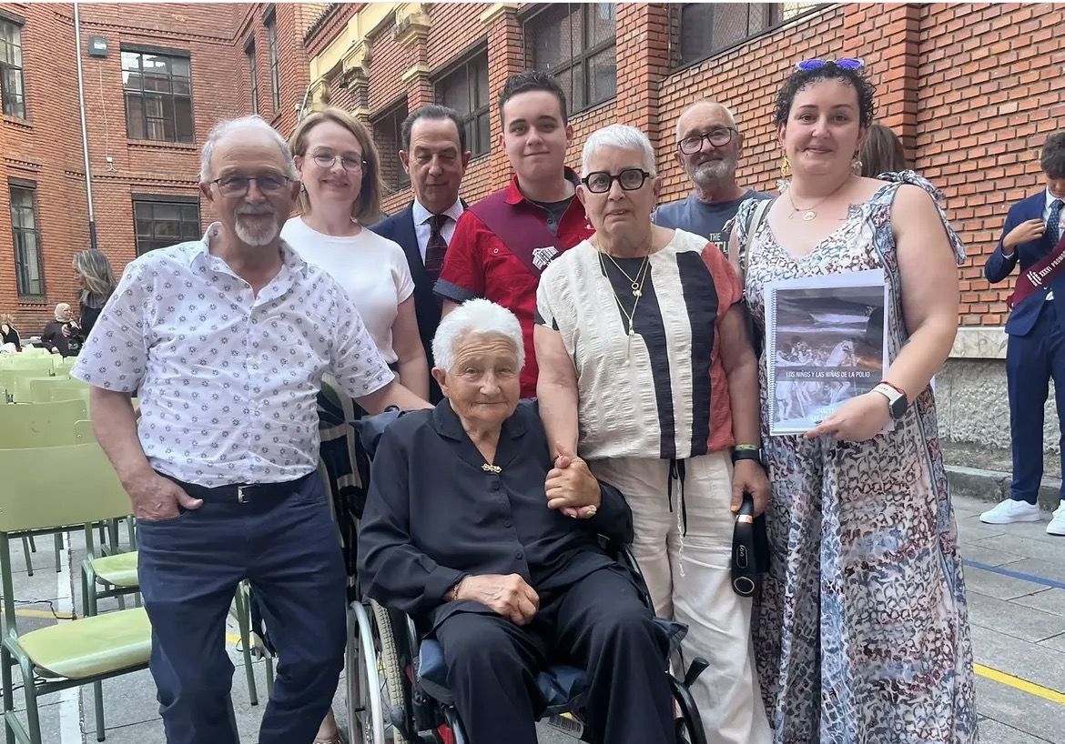 Las familias de los protagonistas de la historia se reunieron en el acto de graduación de los alumnos de Secundaria. | L.N.C. Las familias de los protagonistas de la historia se reunieron en el acto de graduación de los alumnos de Secundaria. | L.N.C.