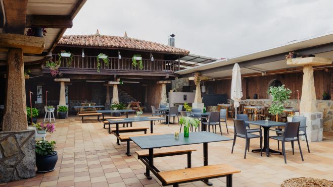 Su Sidrería Las Gaviotas es uno de esos lugares donde la cocina tradicional es la clave. CAMPING LAS GAVIOTAS Su Sidrería Las Gaviotas es uno de esos lugares donde la cocina tradicional es la clave. CAMPING LAS GAVIOTAS