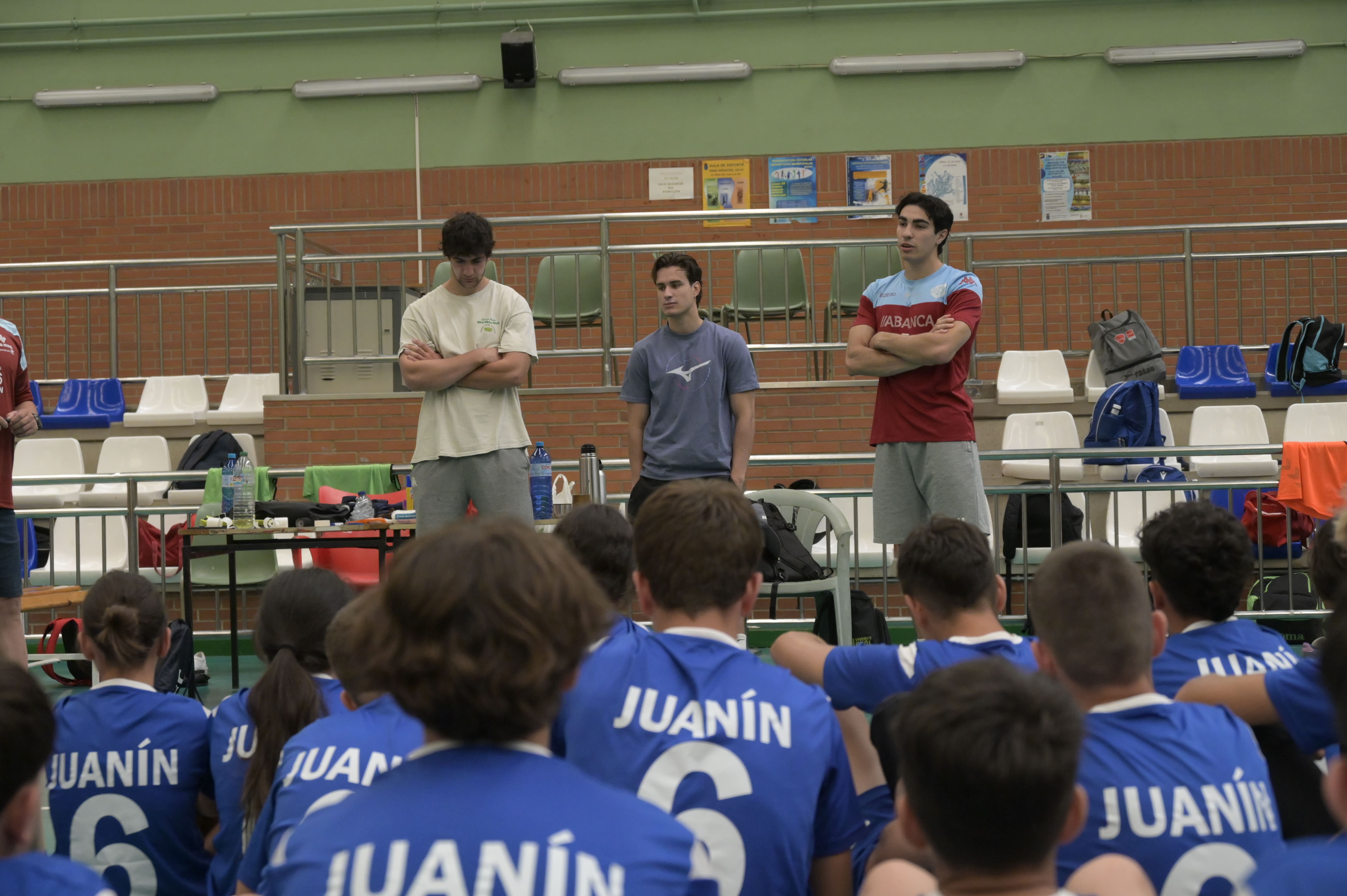 El VIII Campus Juanin García cerró otra gran edición de balonmano en Santa Lucía de Gordón. REPORTAJE GRÁFICO L.N.C (12)