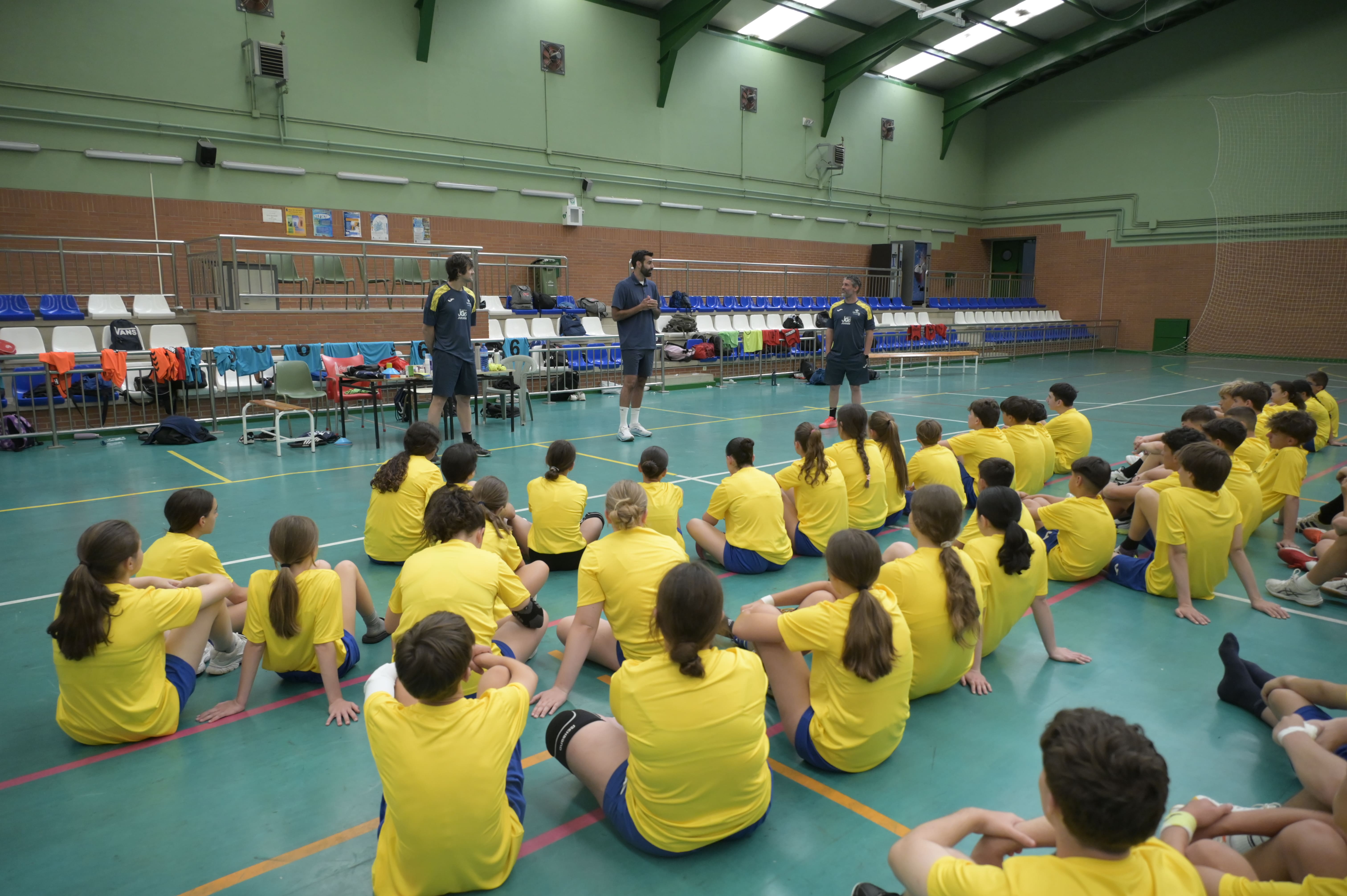 El VIII Campus Juanin García cerró otra gran edición de balonmano en Santa Lucía de Gordón. REPORTAJE GRÁFICO L.N.C (19)