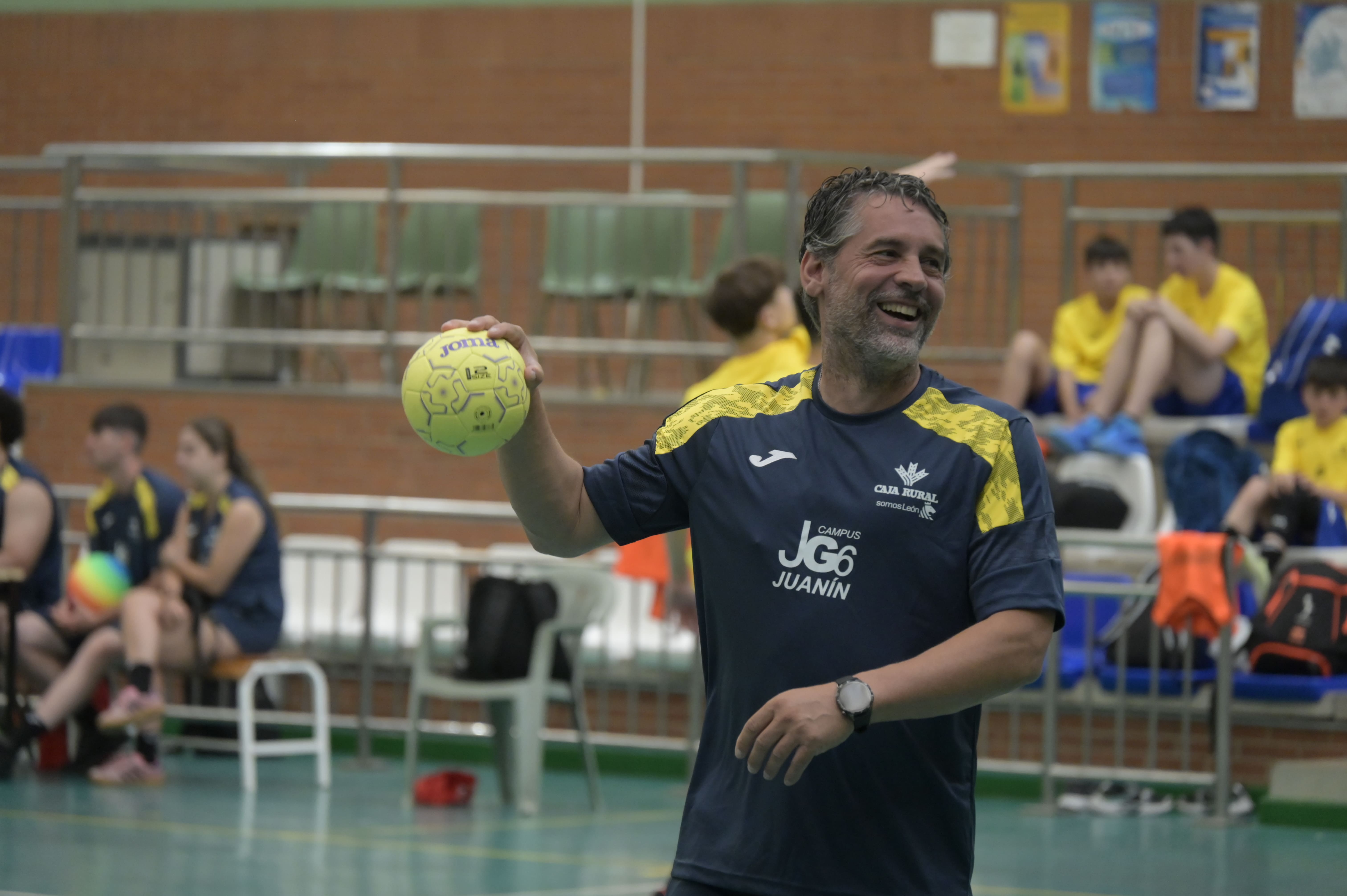 El VIII Campus Juanin García cerró otra gran edición de balonmano en Santa Lucía de Gordón. REPORTAJE GRÁFICO L.N.C (8)