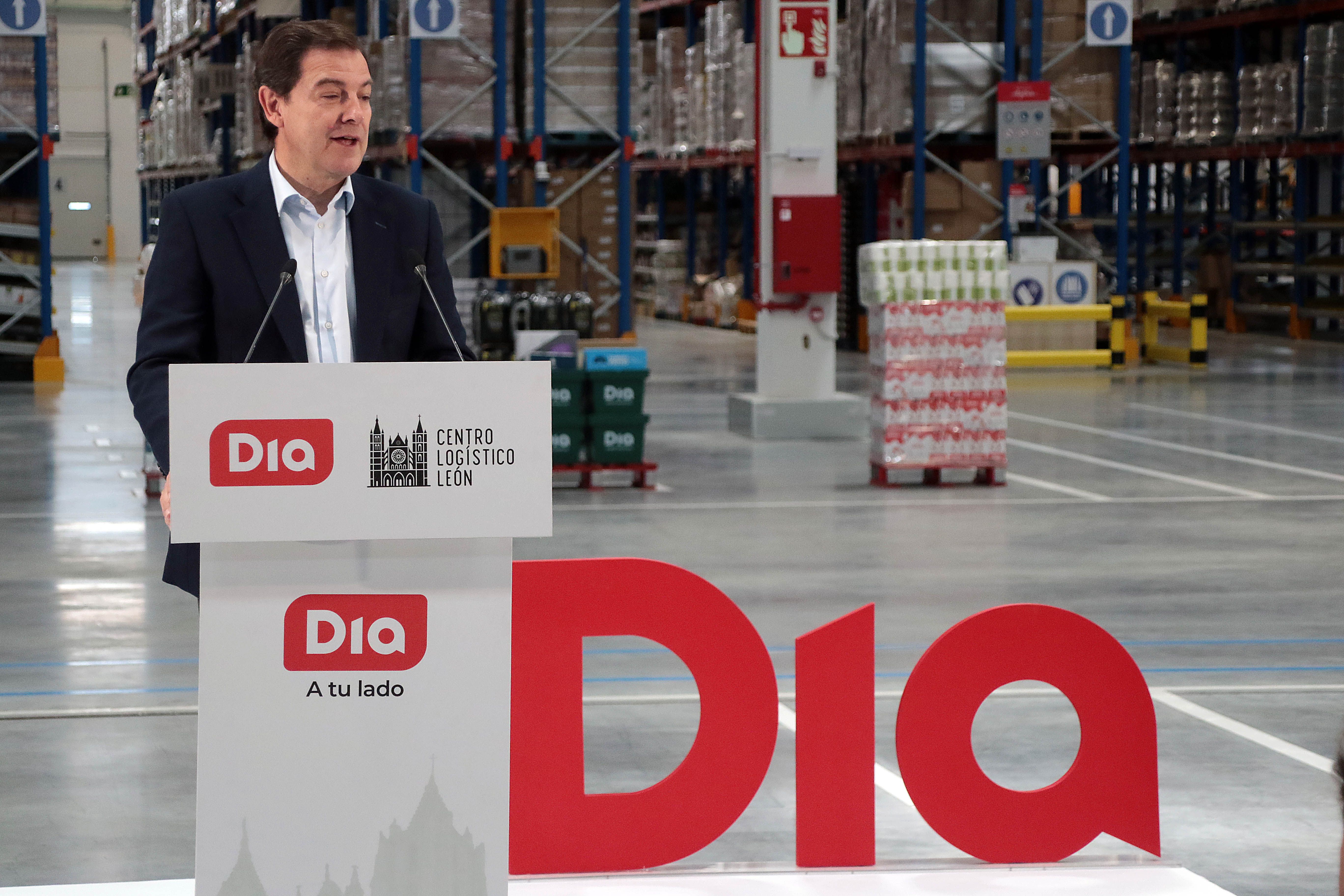 El presidente de la Junta de Castilla y León, Alfonso Fernández Mañueco, acudió a la inauguración del centro logístico de Día en León. | ICAL