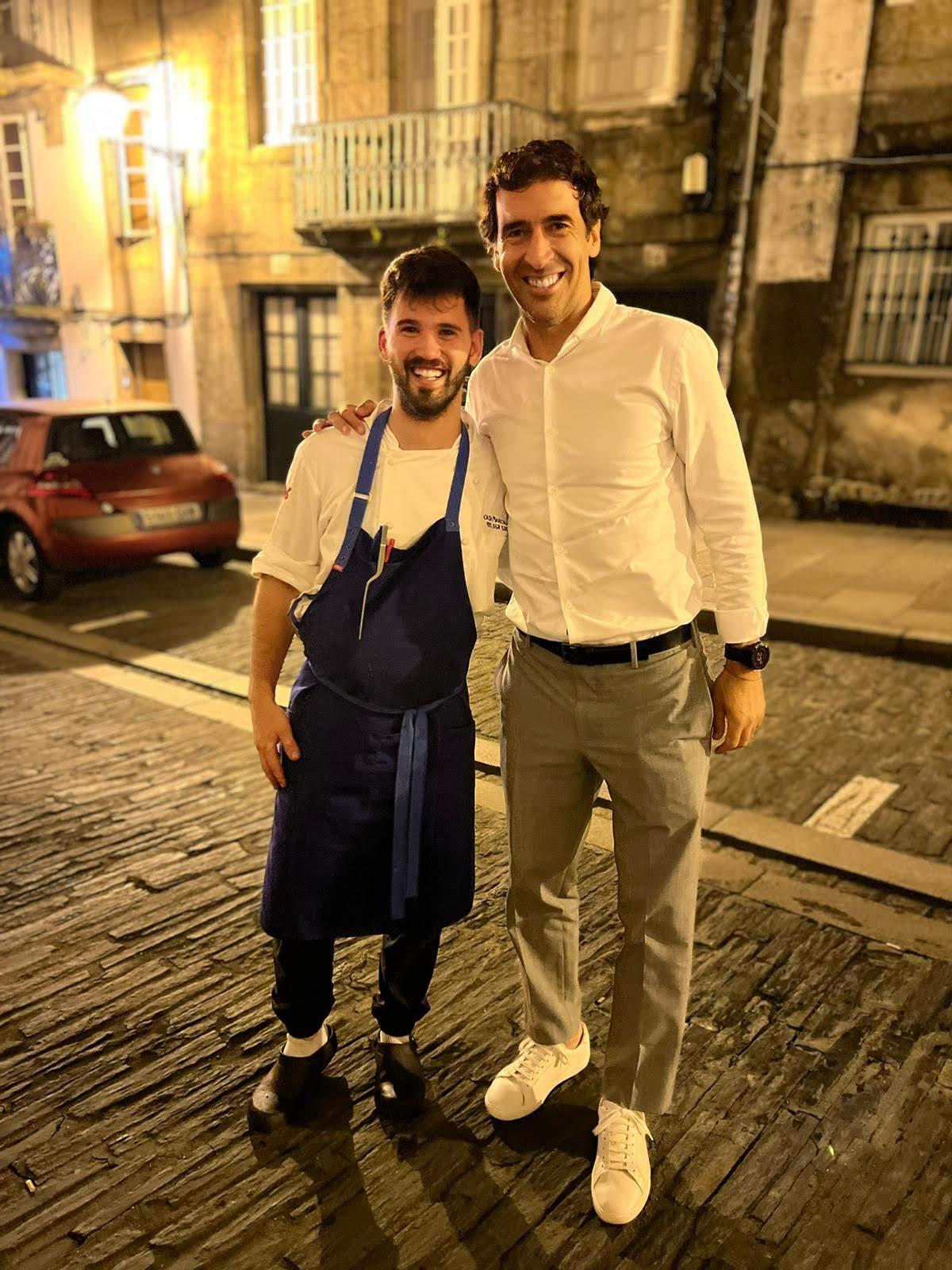 Borja ha trabajado en restaurantes con selectos clientes como Raúl González Blanco. Borja ha trabajado en restaurantes con selectos clientes como Raúl González Blanco.