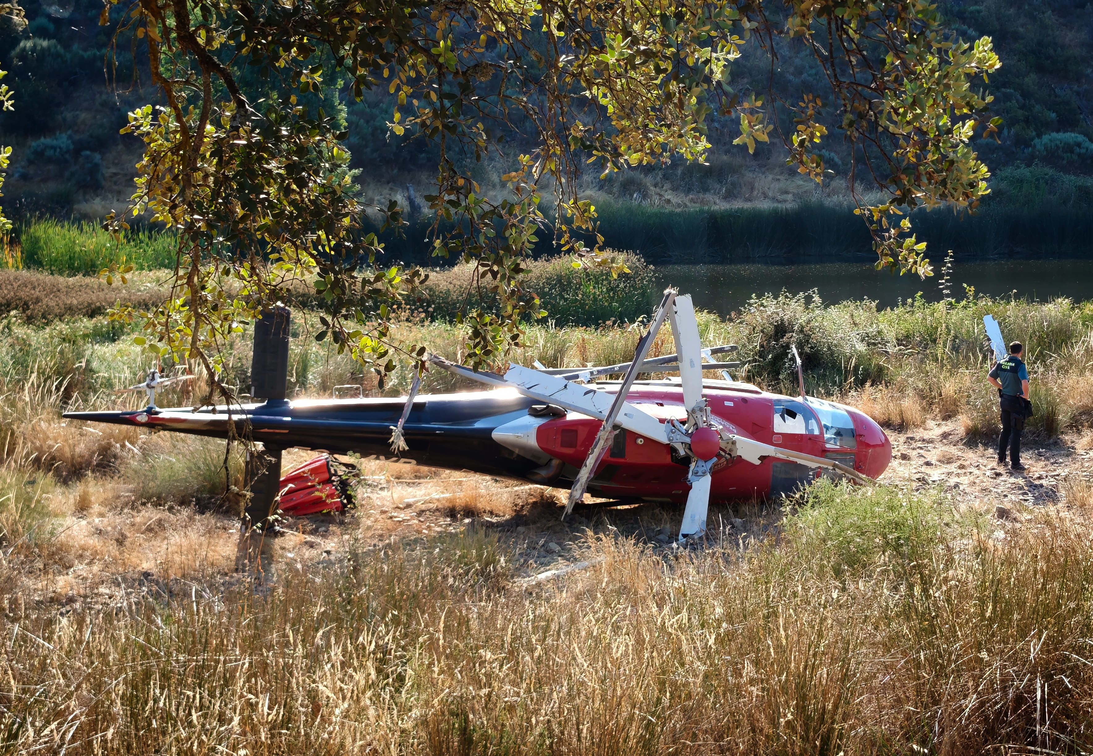 Helicóptero caído en las proximidades del río Águeda | Ical