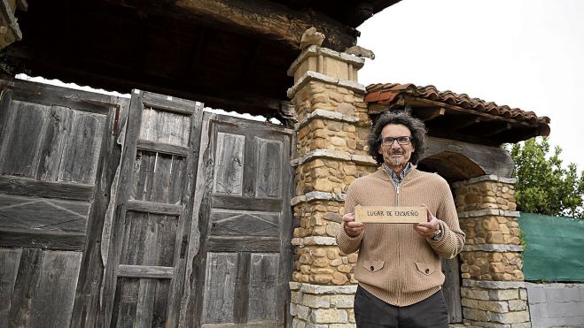 La portada hecha de piedra y madera de abedul es buena carta de presentación para las sorpresas que esperan en el interior
