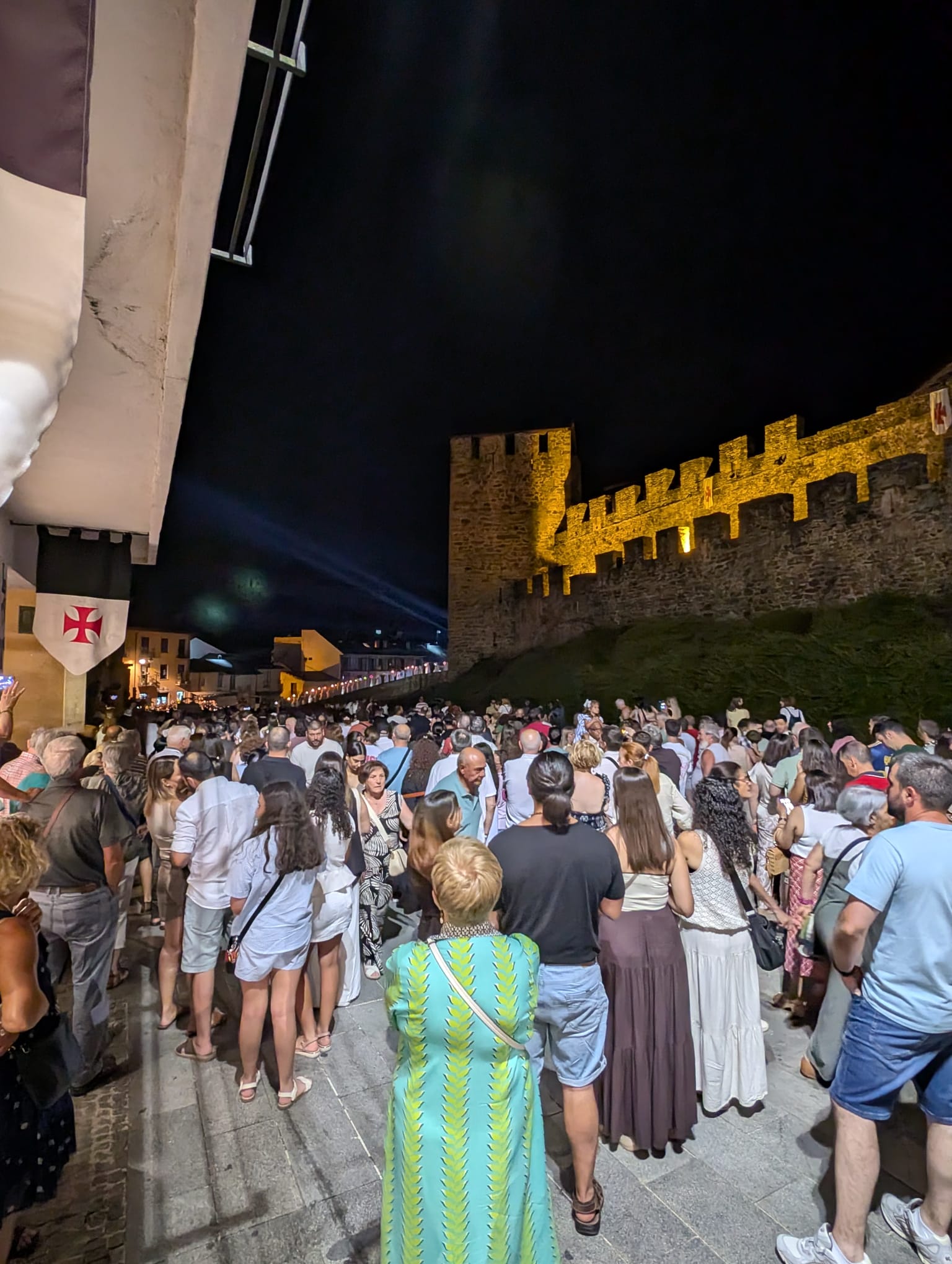 Uno de los eventos de la Noche Templaria, junto al Castillo de Ponferrada.