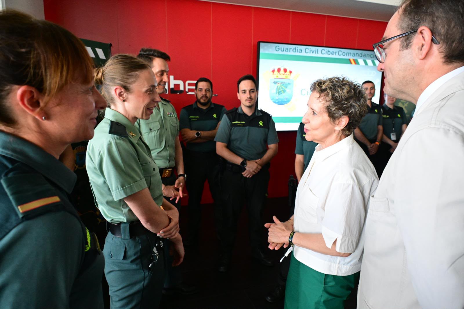 Visita de la secretaria de Estado de Seguridad a la CiberComandancia de León. | L.N.C.