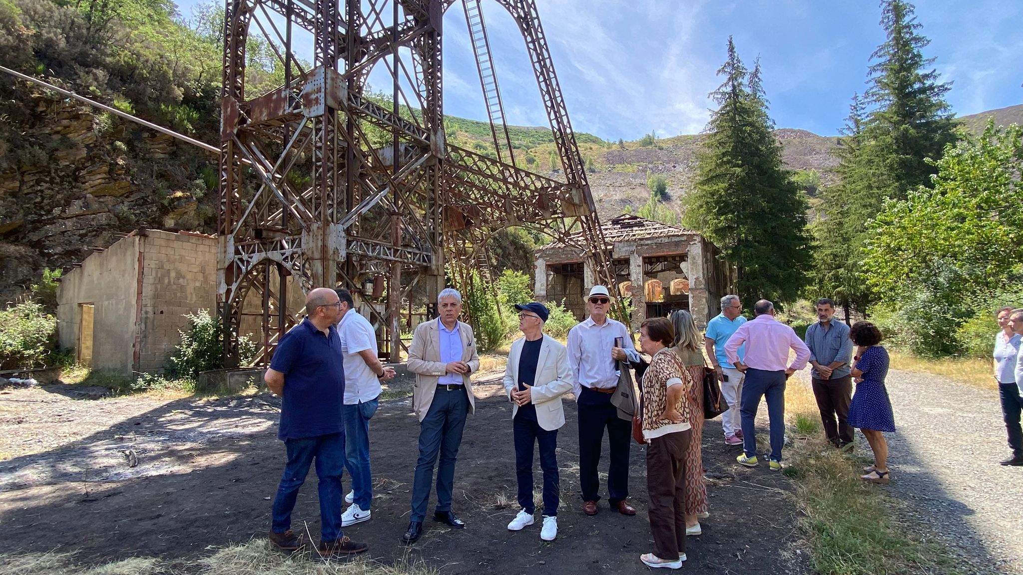 Miembros de la comisión visitaron el lugar la semana pasada. Miembros de la comisión visitaron el lugar la semana pasada.