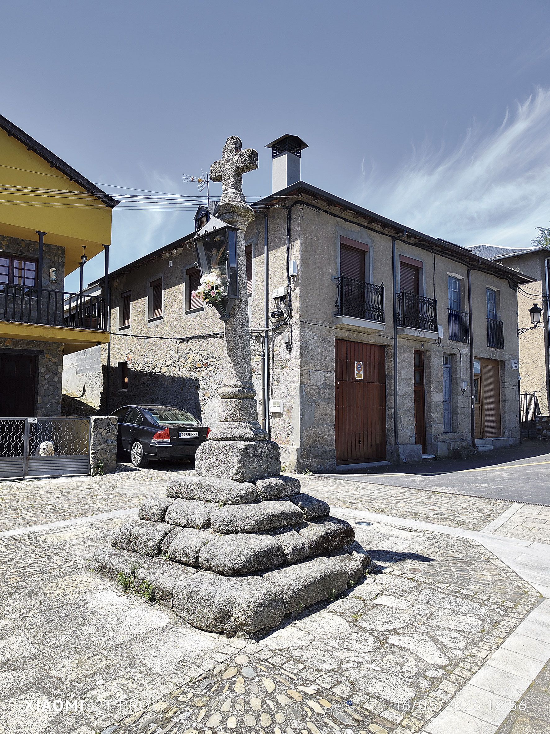 Crucero en la Calle Real de Molinaseca. MARTÍN MUÑOZ