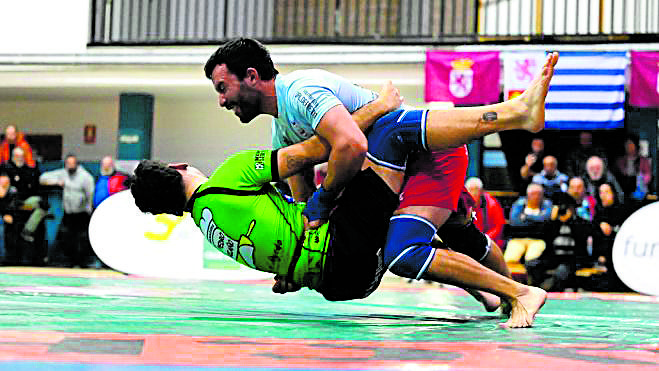 Uno de los momentos más emotivos de la temporada fue la victoria de Gasi en el Provincial; el de Marne es de esos luchadores que llegan a la grada. SAÚL ARÉN