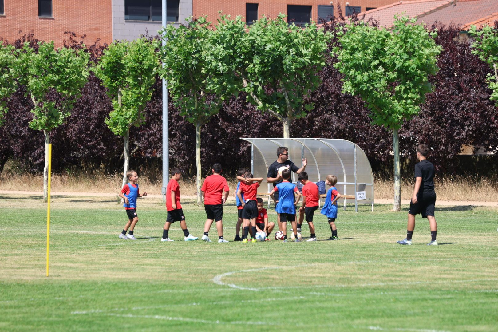 El Atlético de Madrid repitió  su campues de verano en León en una segunda edición con todavía más diversión, convivencia y mucho fútbol. REPORTAJE GRÁFICO FERNANDO OTERO (7)