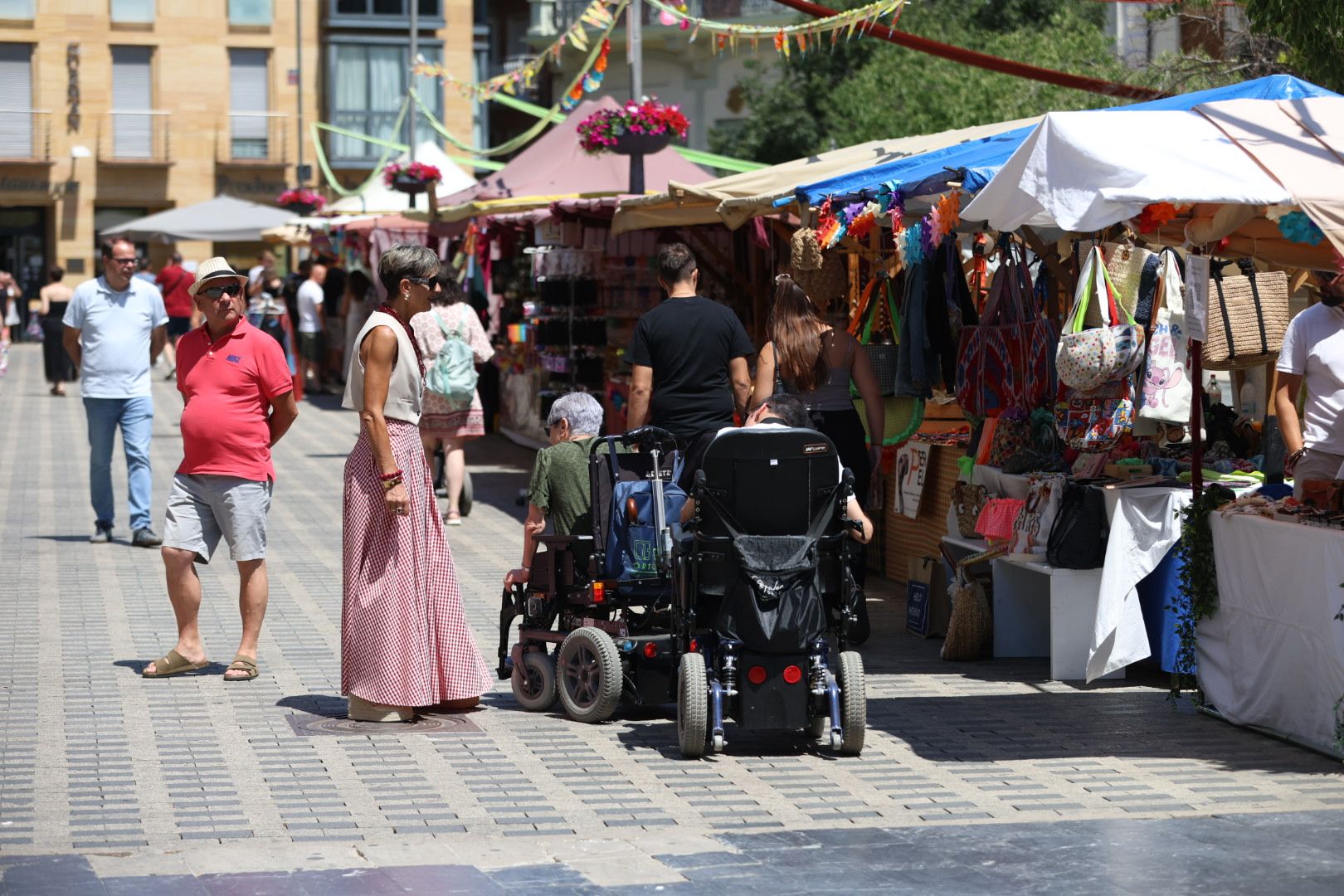 Gran Mercado Circense en la plaza Santocildes. | FERNANDO OTERO