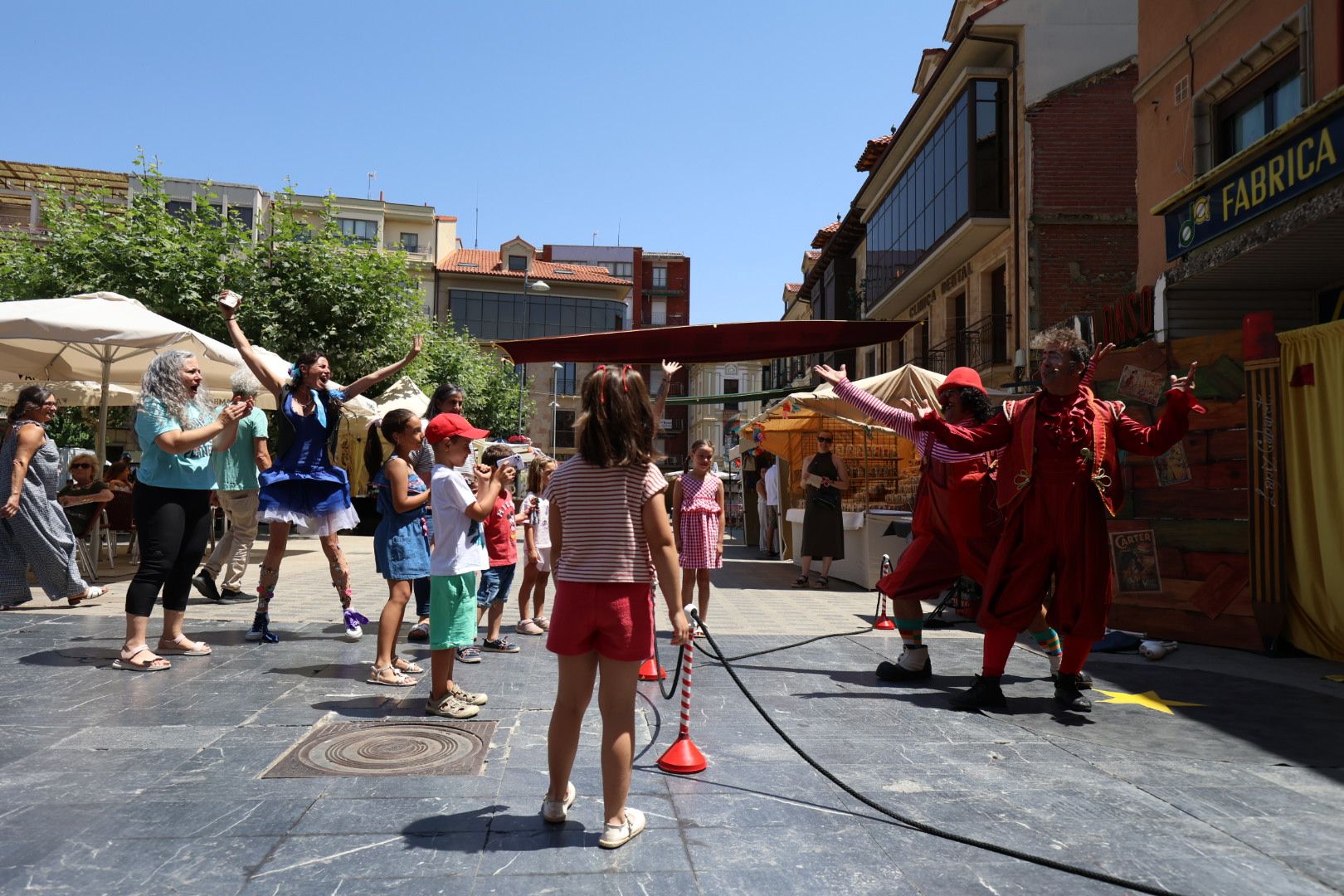 Gran Mercado Circense en la plaza Santocildes. | FERNANDO OTERO