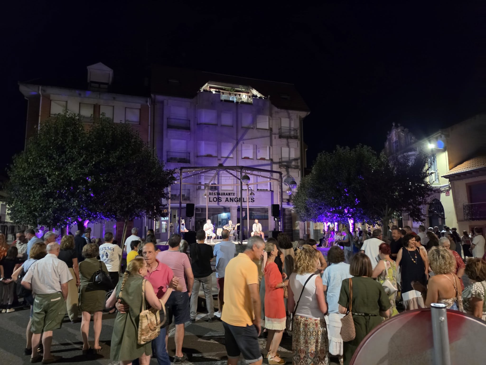 Una de las recientes actividades musicales de verano en La Bañeza. | L.N.C. Una de las recientes actividades musicales de verano en La Bañeza. | L.N.C.