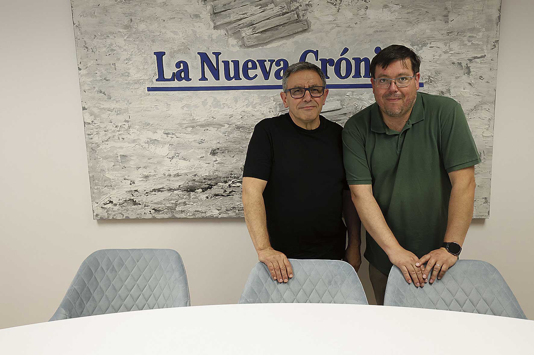 Pepe Gavilanes y Xuasús González, de la Asociación Leonesa de Astronomía. | FERNANDO OTERO