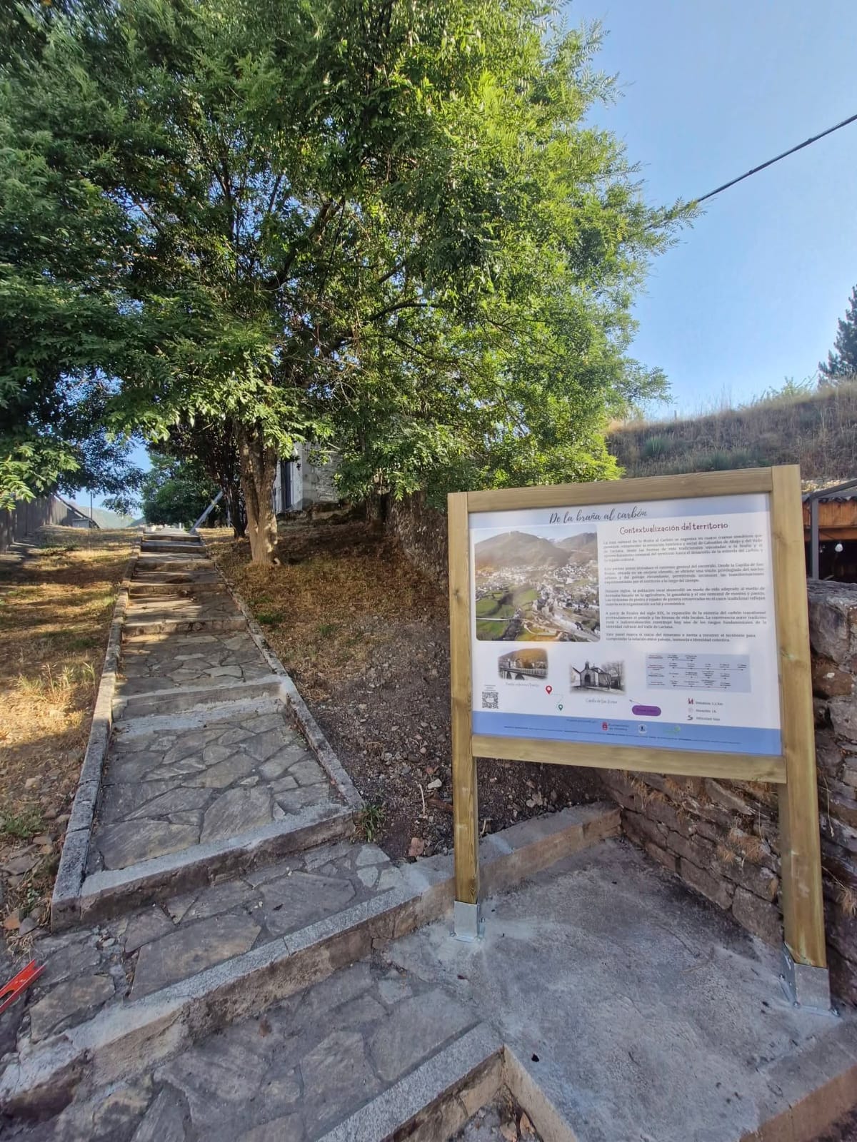 Panel informativo de la ruta turística de Caboalles de Abajo | L.N.C.
