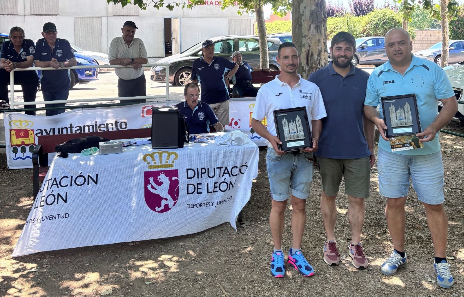  Jornada de bolos en Carrizo de la Ribera, celebrada el pasado domingo 5 de julio | L.N.C