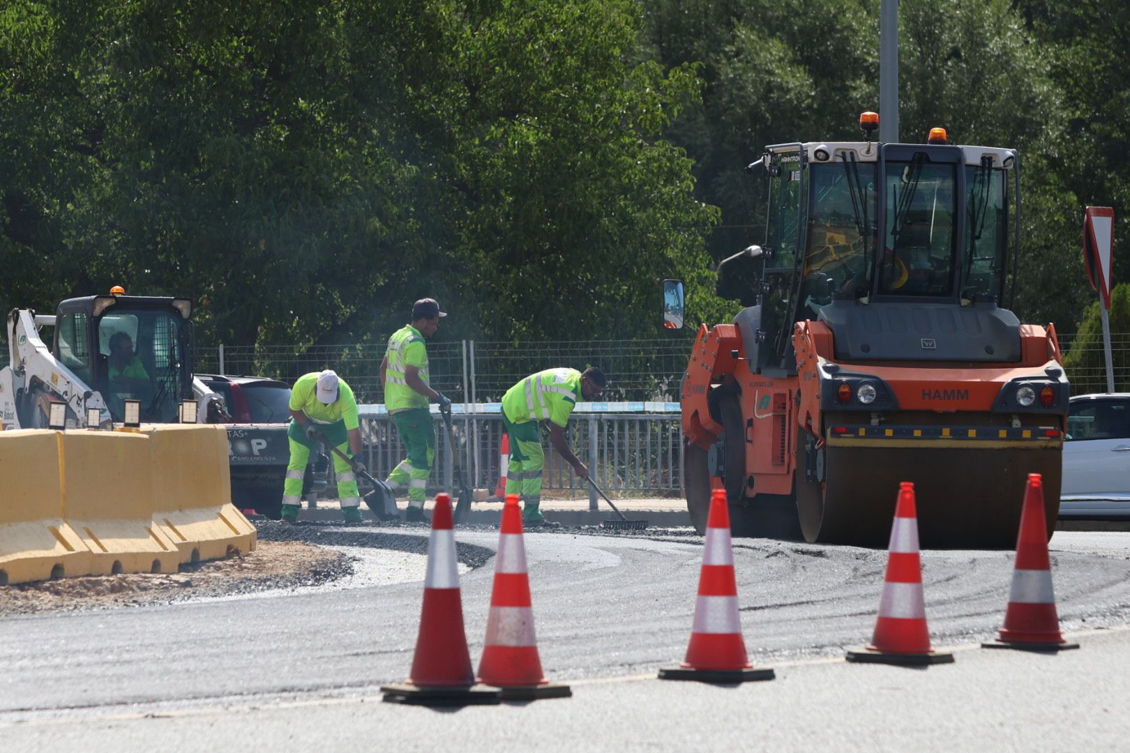 Estado que presentan este lunes las obras del soterramiento de la ronda este a su paso por el cruce de La Granja. | FERNANDO OTERO