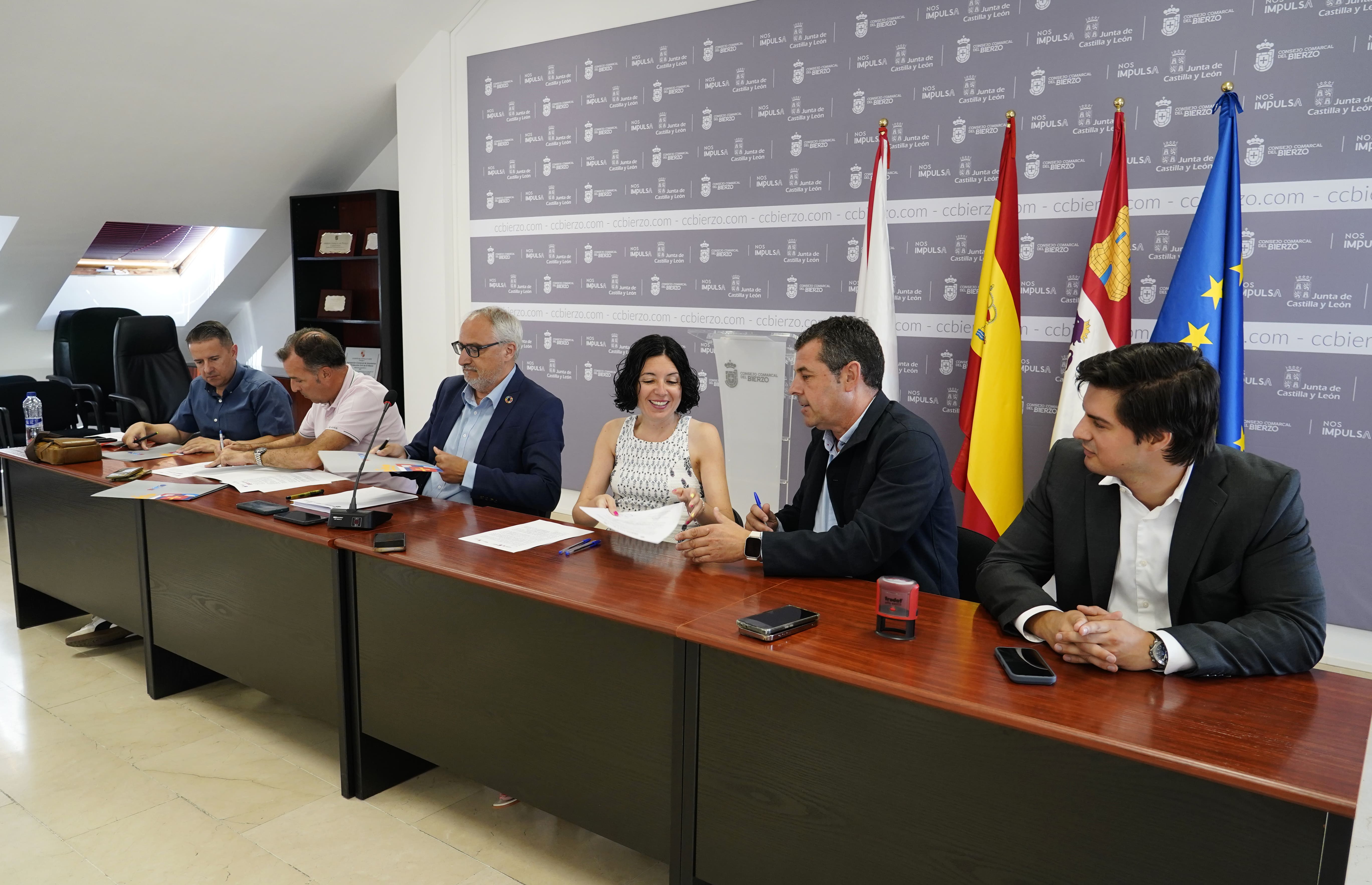 El Consejo Comarcal del Bierzo, CCOO, UGT y Fele firman el primer acuerdo del Diálogo Social. | C.S. (ICAL)