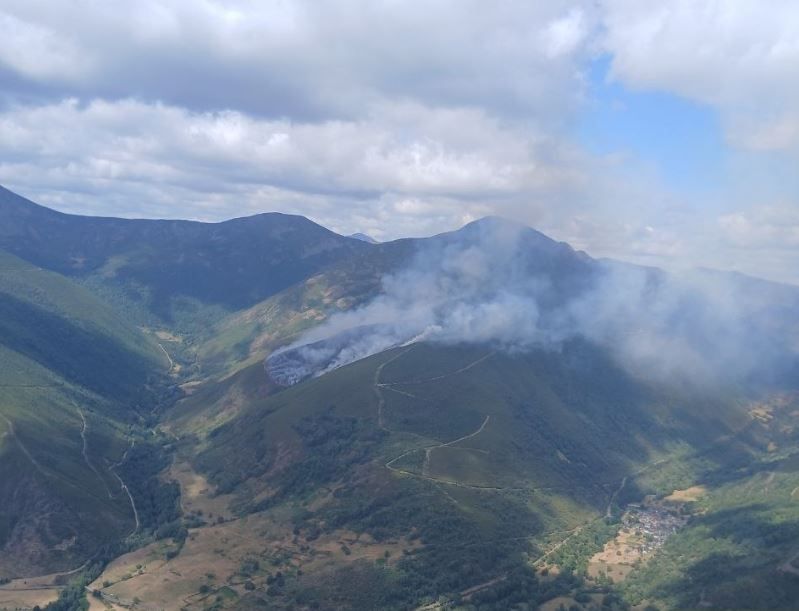 El incendio en Guímara declarado por la noche del domingo sube a nivel 1. | JCYL El incendio en Guímara declarado por la noche del domingo sube a nivel 1. | JCYL