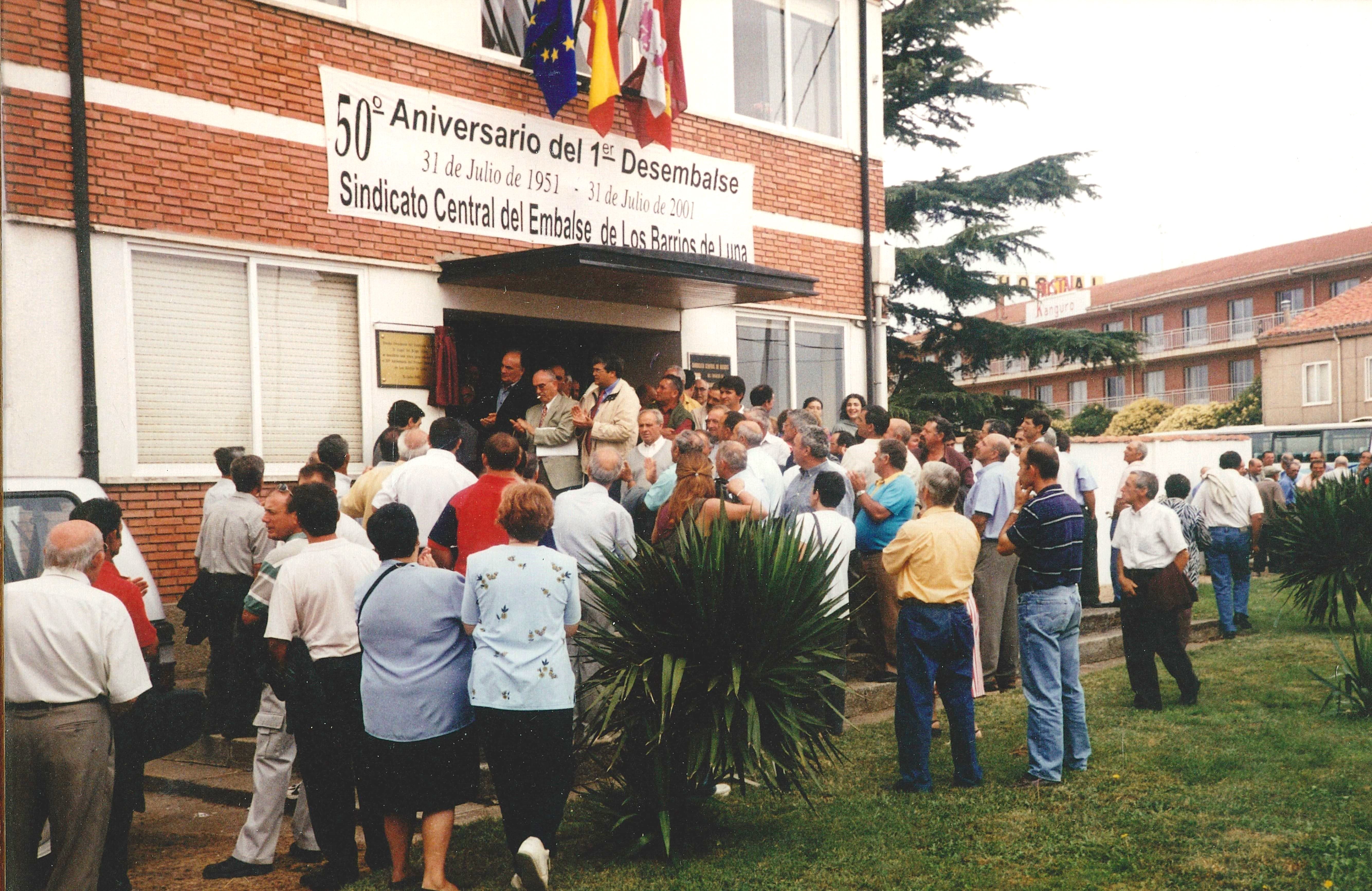 Celebración del 50 aniversario del primer desembalse en el 2001. | L.N.C.