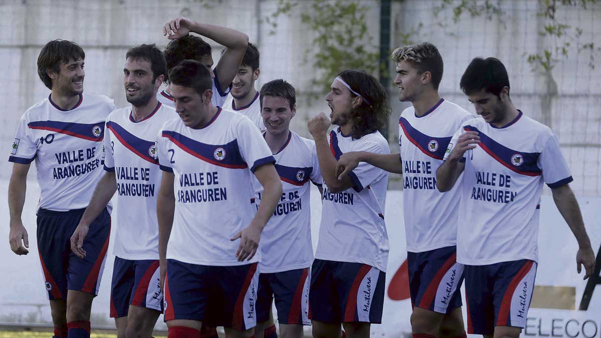 El Mutilvera celebra el gol del pasado sábado ante la Deportiva. | J.A. GOÑI