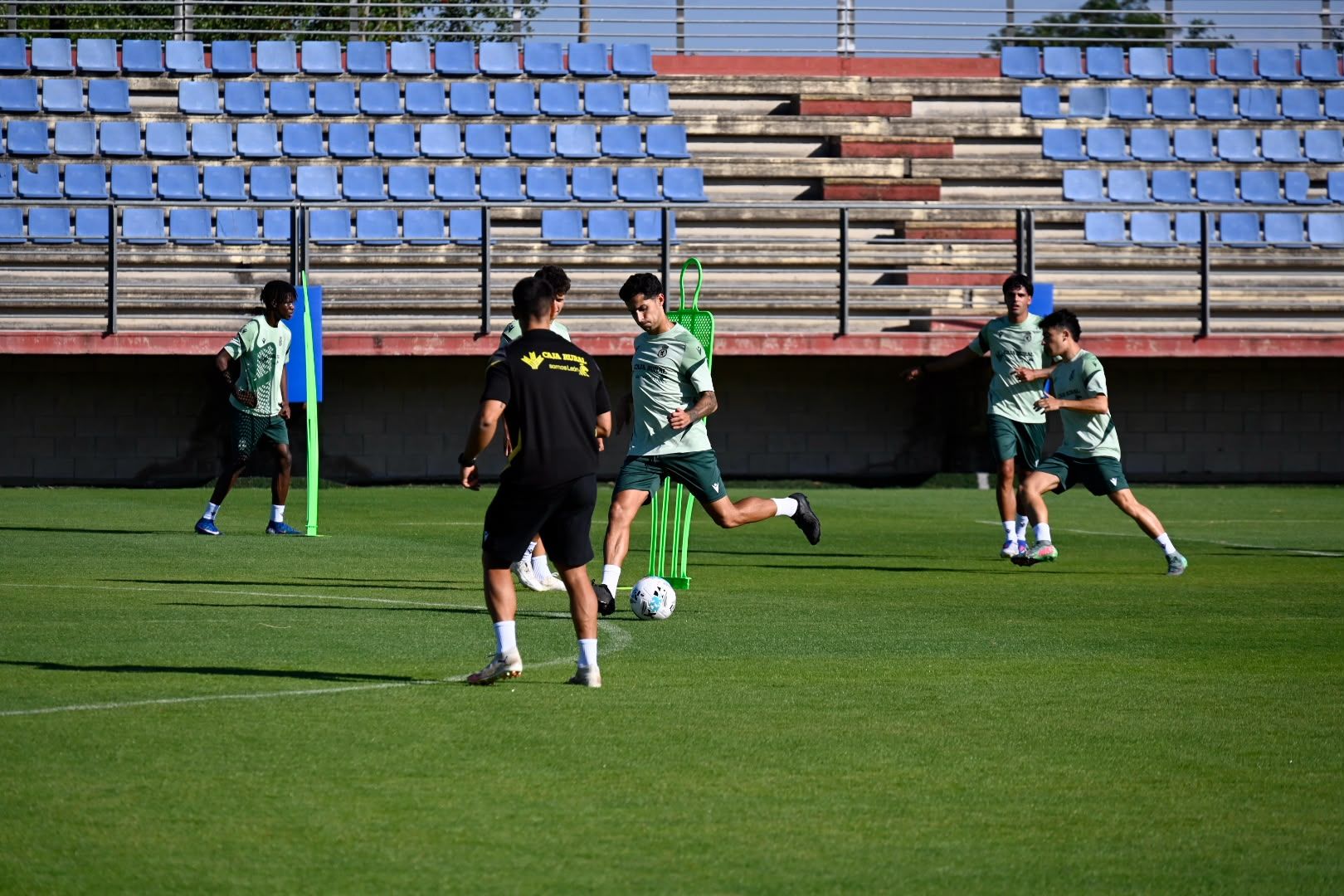 Primer entrenamiento de la Cultural (18)