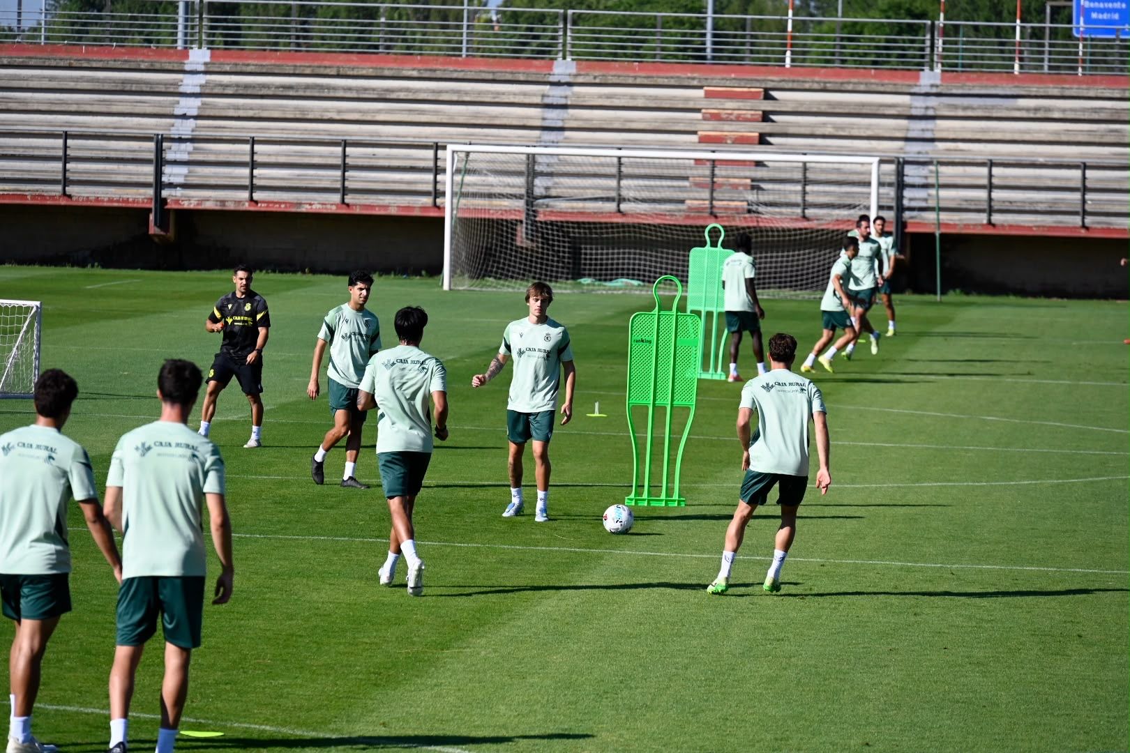 Primer entrenamiento de la Cultural (22)