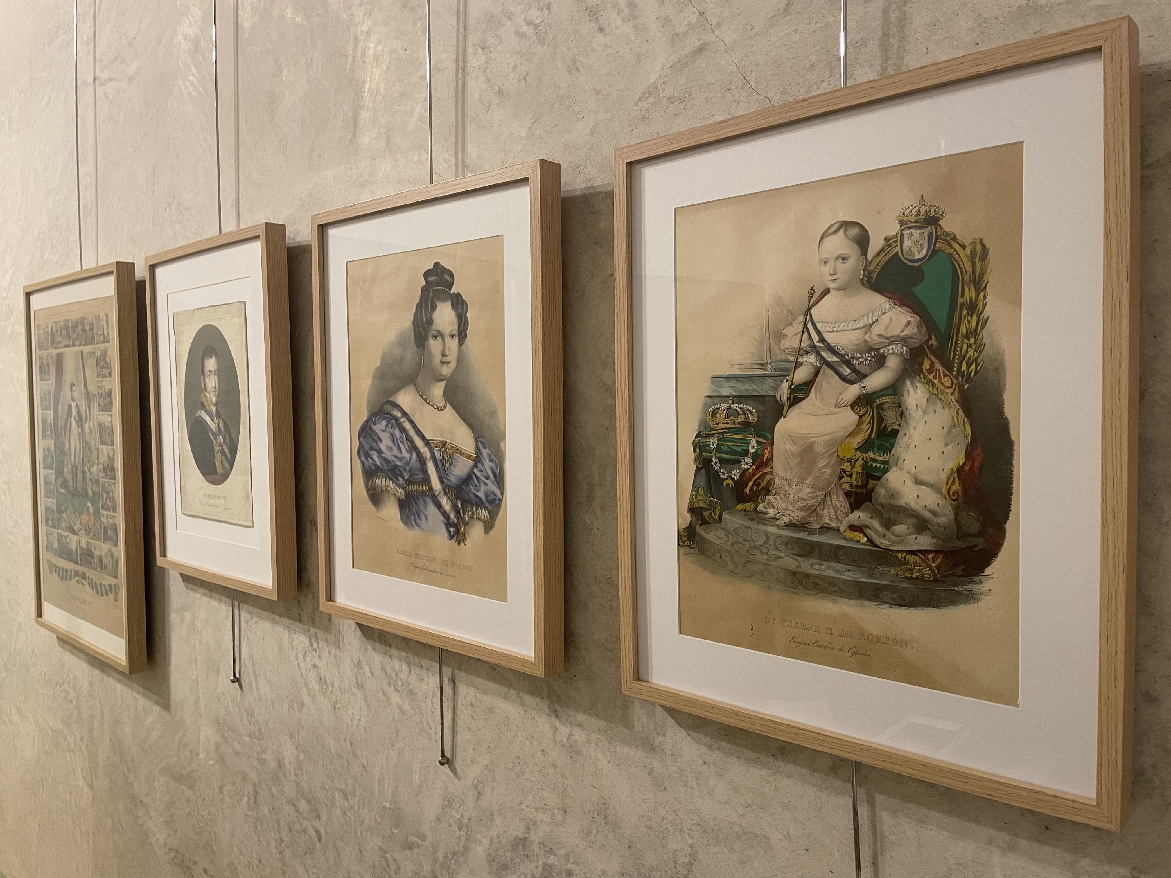 Nueva Sala del Museo con retratos monarcas del siglo XIX. | L.N.C.