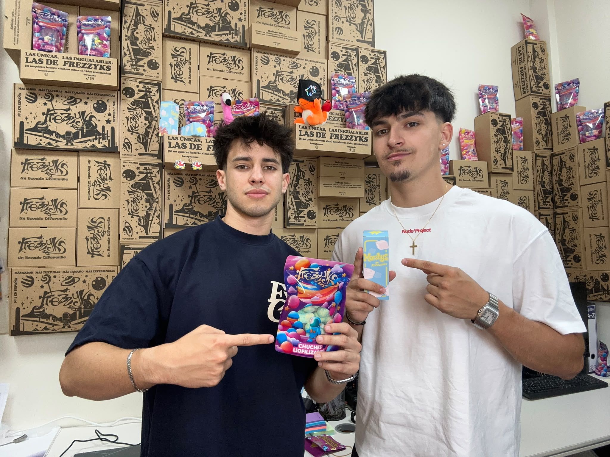 Los jóvenes leoneses que están detrás de este proyecto emprendedor, Frezzyks. | L.N.C.