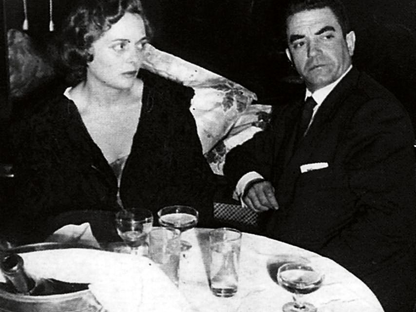 A Jarabo Pérez-Morris le gustaba aparecer rodeado de "bellas mujeres". | L.N.C. A Jarabo Pérez-Morris le gustaba aparecer rodeado de "bellas mujeres". | L.N.C.