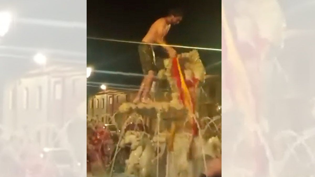 La fuente de Bustillo del Páramo acaba por los suelos en plena celebración del Mundial La fuente de Bustillo del Páramo acaba por los suelos en plena celebración del Mundial