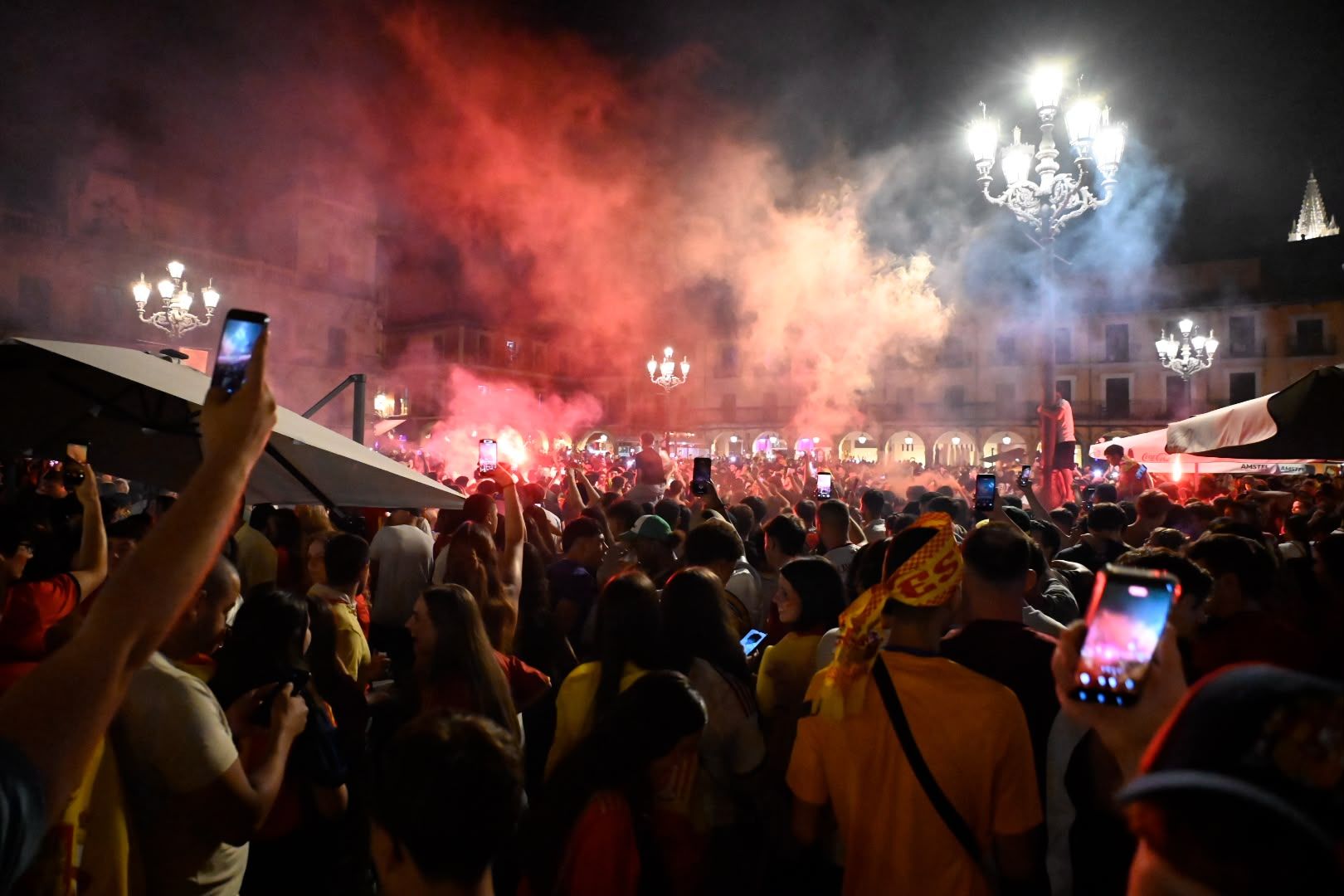 La final del Mundial llena de ambiente las calles de León 