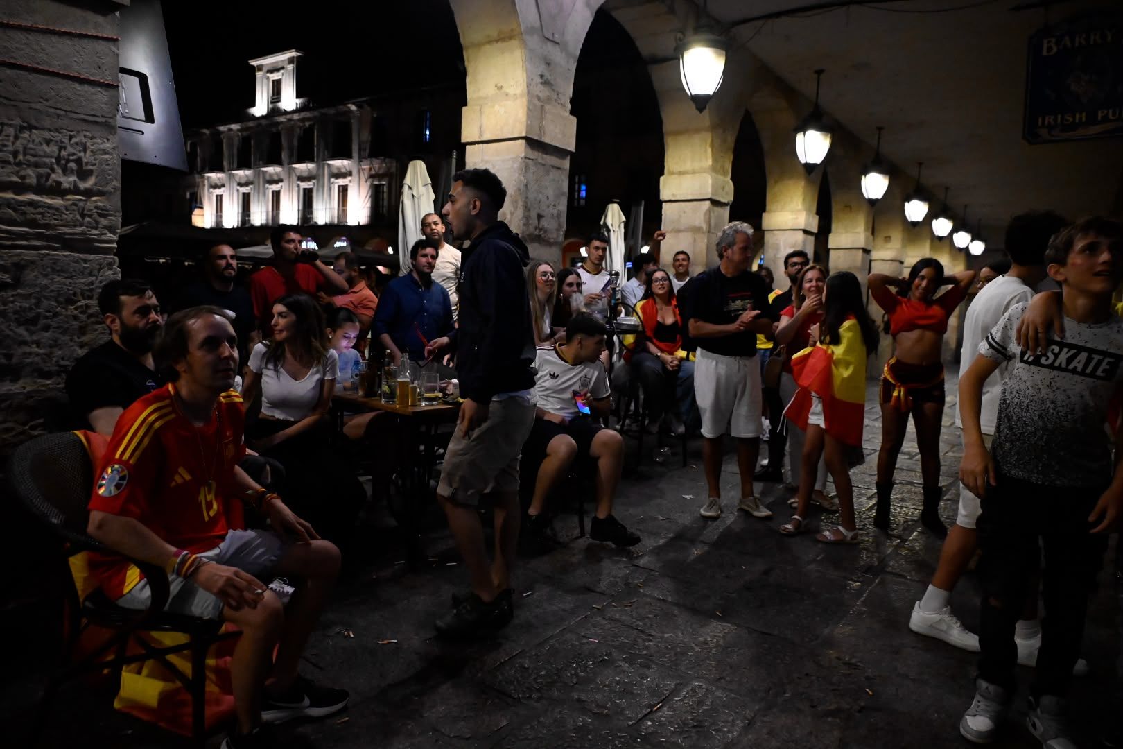 La final del Mundial llena de ambiente las calles de León 
