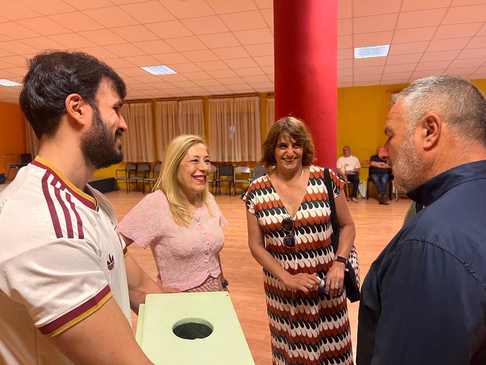 Visita de la delegada de la Fundación "La Caixa" a Camponaraya. Visita de la delegada de la Fundación "La Caixa" a Camponaraya.