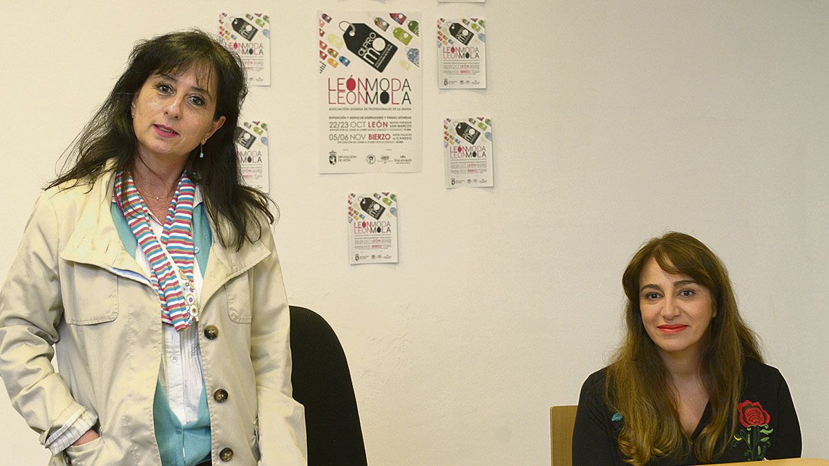 Ana Rodríguez y Amparo Blanco en la presentación este jueves de ‘León moda, León mola’ en el Palacio de Gaviria. | MAURICIO PEÑA